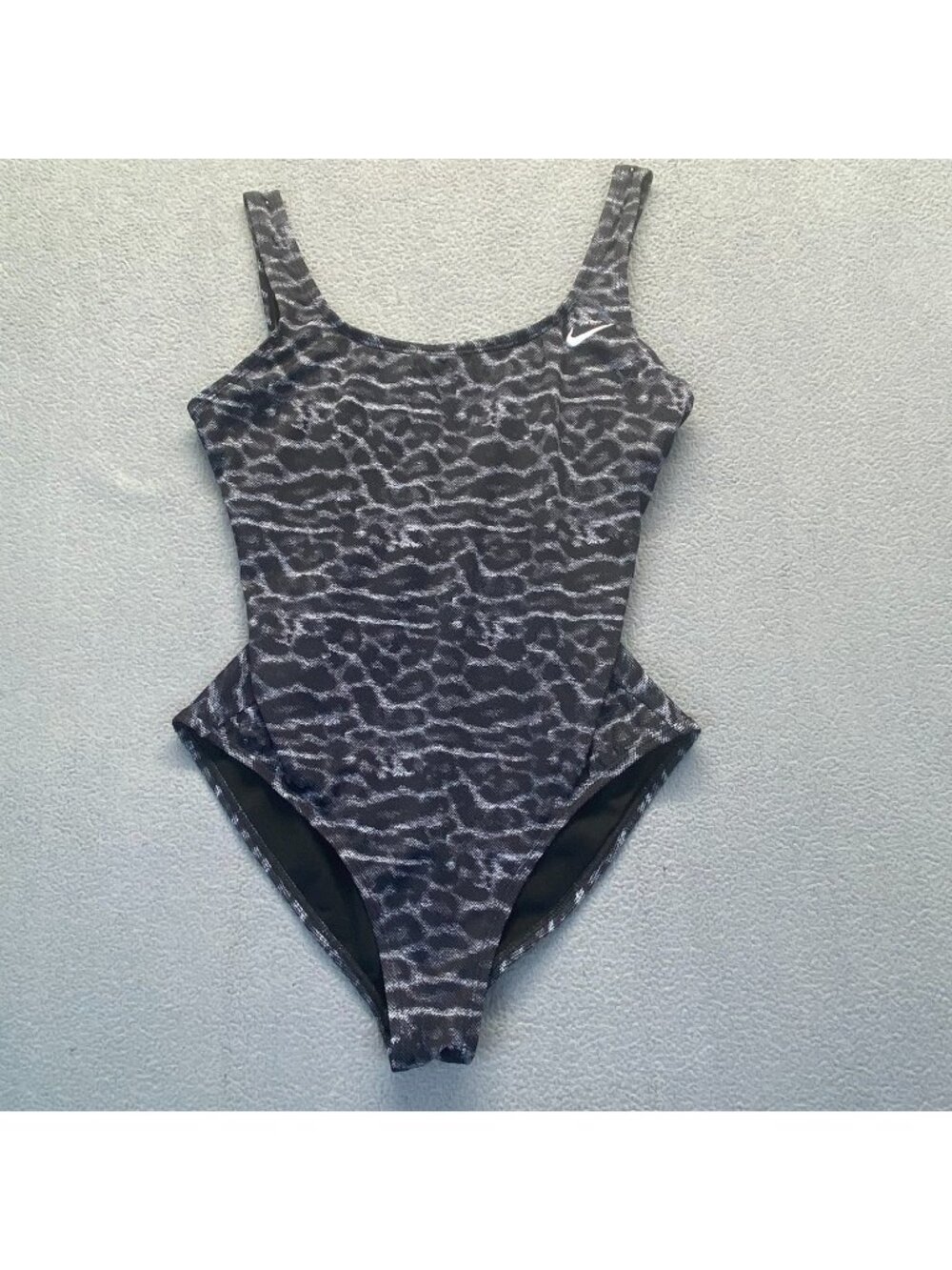 Nike women's leopard print swimsuit, size M,Stretch